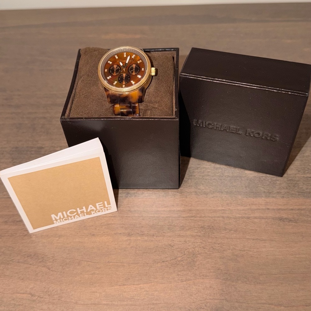Michael Kors Tortoiseshell and Gold Timepiece - Picture 3 of 4